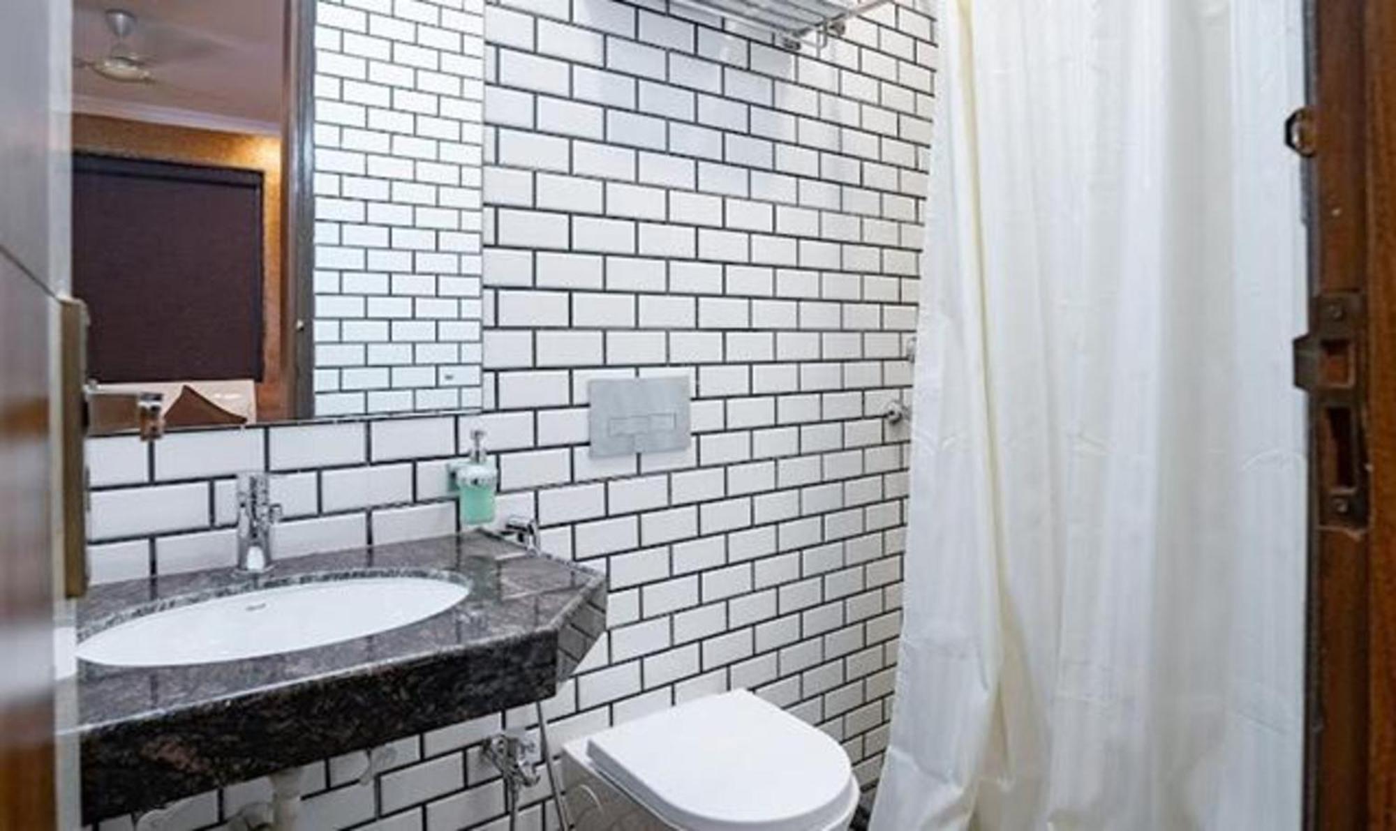 Fabhotel Prime Tiyara Inn Kolkata Bagian luar foto